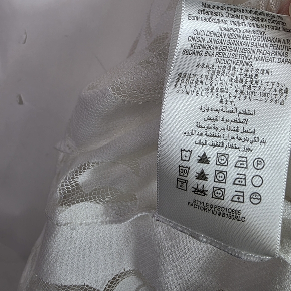 BCBGMAXAZRIA lace V neck Bell sleeves blouse - Picture 9 of 11